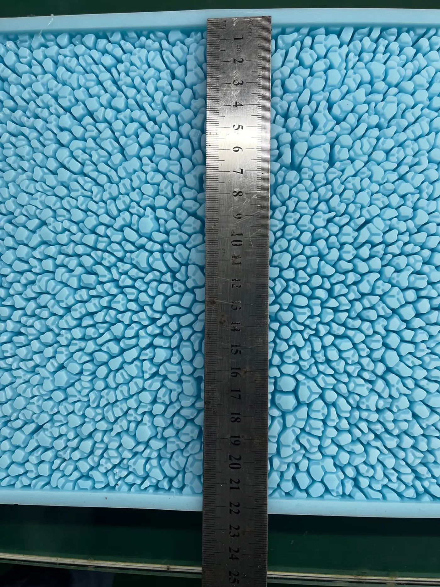 Skin-and-jacket vs RTV block: thin and thick are two tool families