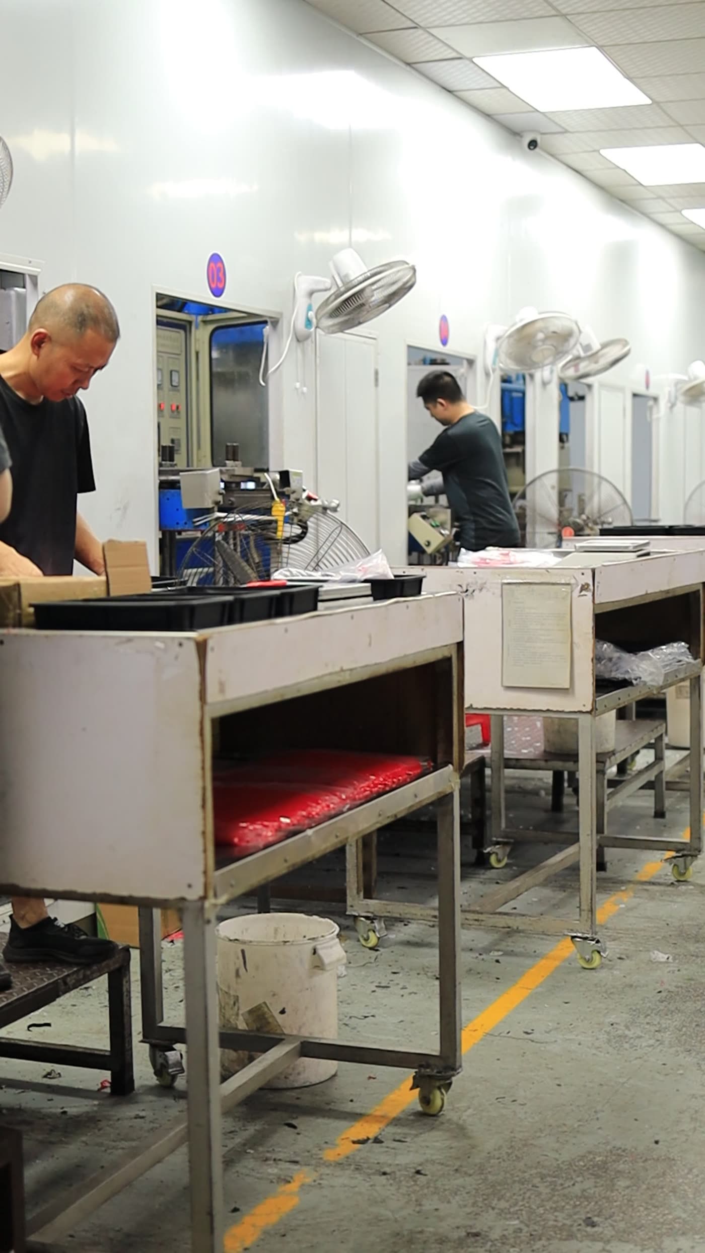 Workshop photo from RUUIPON custom silicone mold factory in Shenzhen